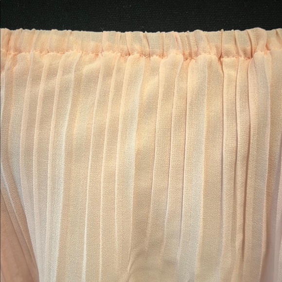 Pink Ruffled Off-Shoulder Mini Dress - Picture 4 of 4